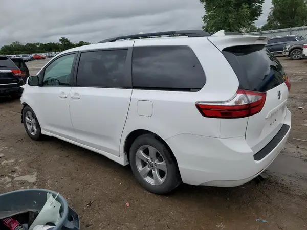 5TDKZ3DC7KS012411 2019 TOYOTA SIENNA - Image 2