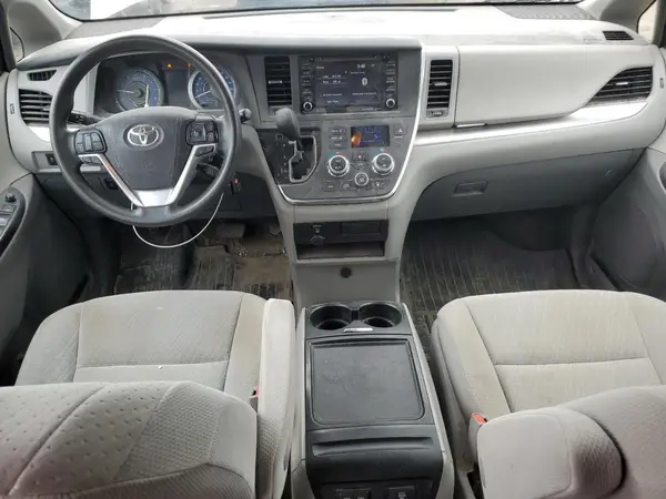5TDKZ3DC7KS012411 2019 TOYOTA SIENNA - Image 8