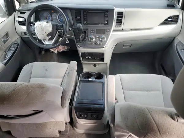 5TDKZ3DC7KS019908 2019 TOYOTA SIENNA - Image 8
