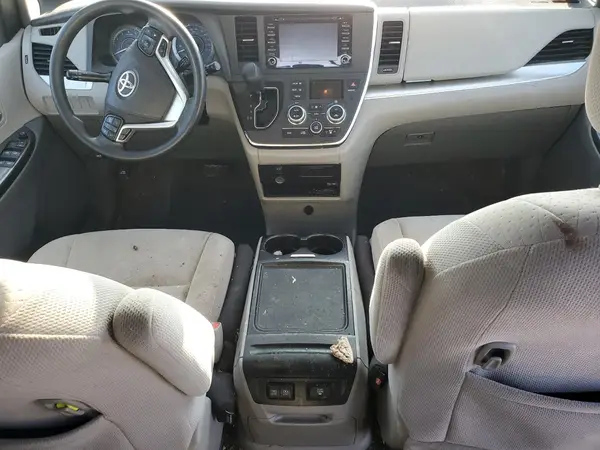 5TDKZ3DC7KS984932 2019 TOYOTA SIENNA - Image 8