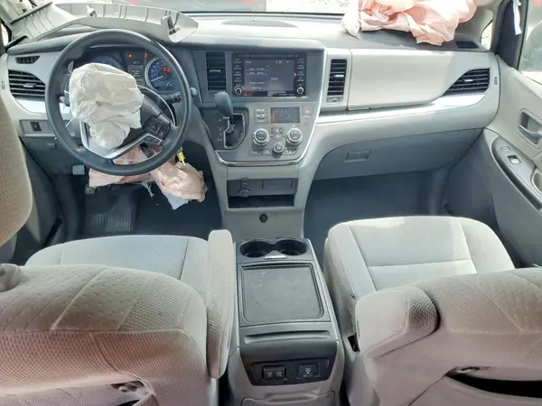 5TDKZ3DC7KS986504 2019 TOYOTA SIENNA - Image 8