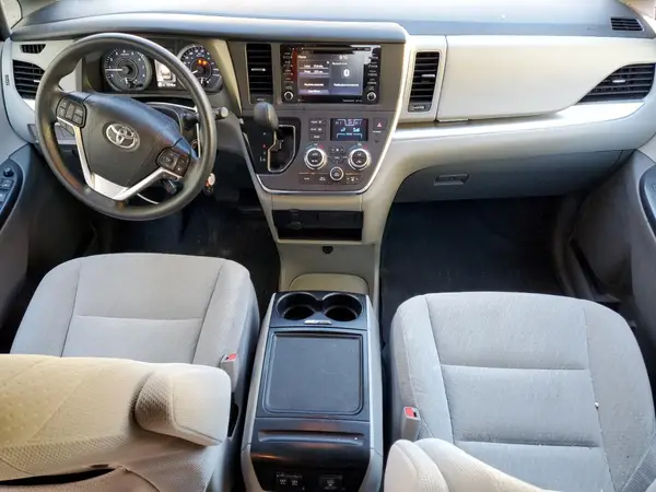 5TDKZ3DC7KS987099 2019 TOYOTA SIENNA - Image 8