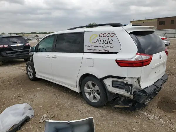 5TDKZ3DC7KS989984 2019 TOYOTA SIENNA - Image 2