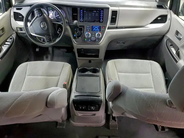 5TDKZ3DC7KS994716 2019 TOYOTA SIENNA - Image 8