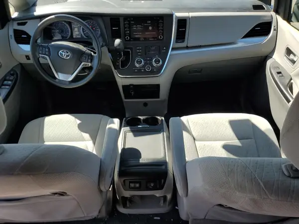 5TDKZ3DC7KS997955 2019 TOYOTA SIENNA - Image 8