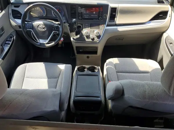 5TDKZ3DC7KS998961 2019 TOYOTA SIENNA - Image 8