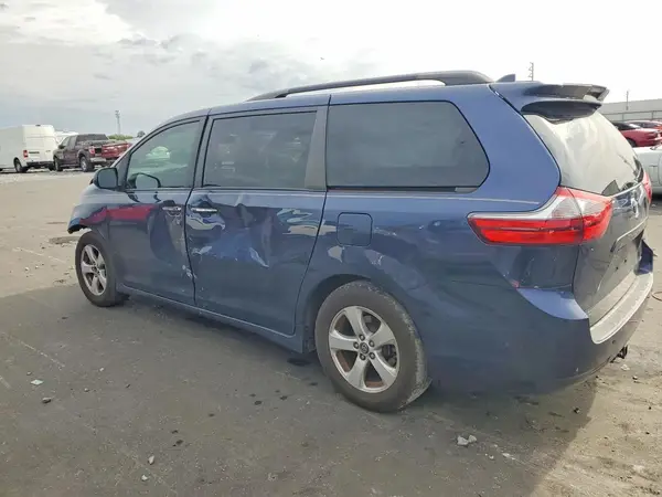 5TDKZ3DC7LS045457 2020 TOYOTA SIENNA - Image 2