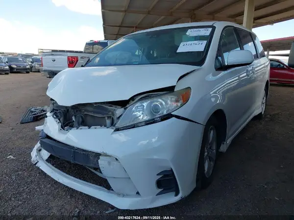 5TDKZ3DC7LS050500 2020 TOYOTA SIENNA - Image 2
