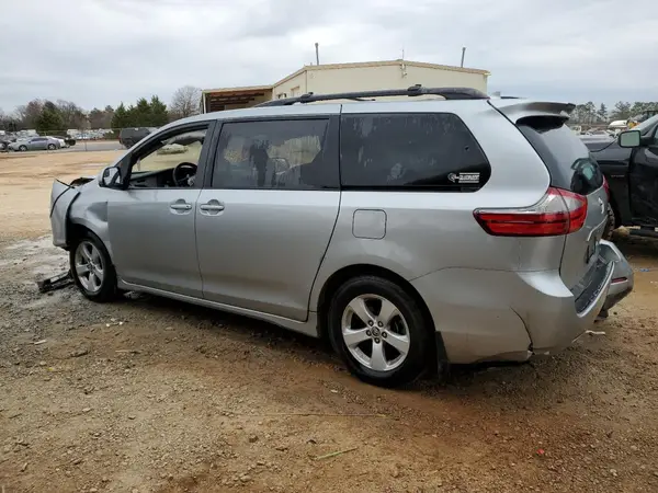 5TDKZ3DC7LS070827 2020 TOYOTA SIENNA - Image 2