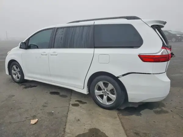 5TDKZ3DC7LS080533 2020 TOYOTA SIENNA - Image 2