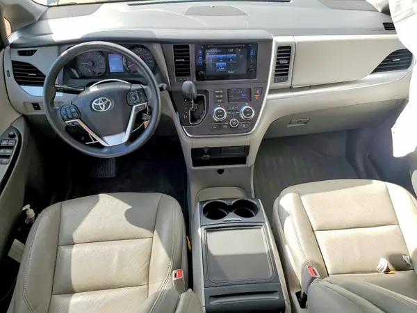 5TDKZ3DC8HS770170 2017 TOYOTA SIENNA - Image 8