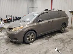5TDKZ3DC8HS771240 2017 TOYOTA SIENNA