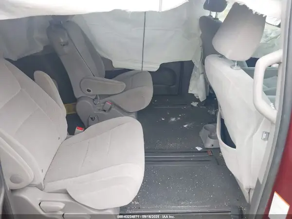 5TDKZ3DC8HS776289 2017 TOYOTA SIENNA - Image 8