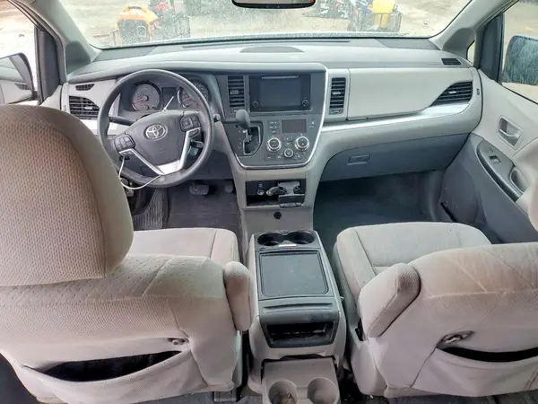 5TDKZ3DC8HS776292 2017 TOYOTA SIENNA - Image 8