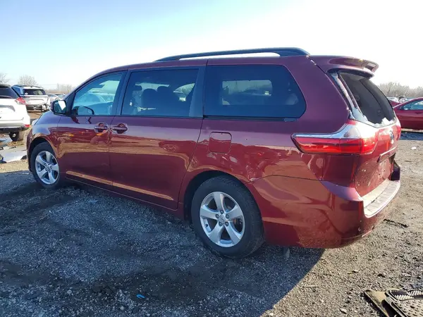 5TDKZ3DC8HS786515 2017 TOYOTA SIENNA - Image 2