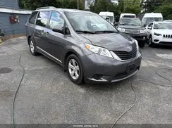 5TDKZ3DC8HS792654 2017 TOYOTA SIENNA