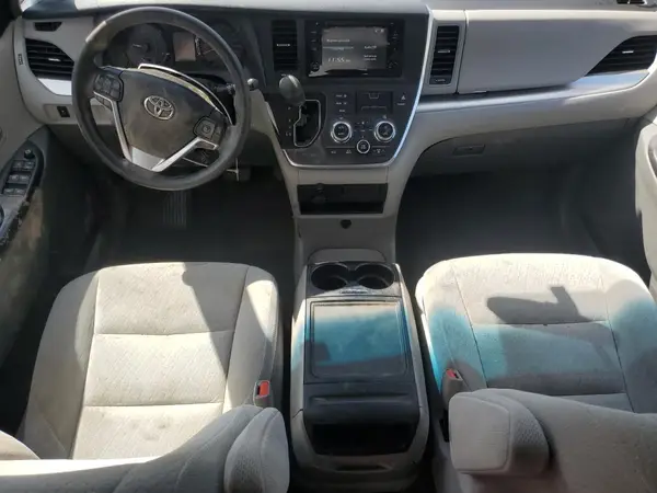 5TDKZ3DC8HS800879 2017 TOYOTA SIENNA - Image 8