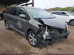 5TDKZ3DC8HS811350 2017 TOYOTA SIENNA