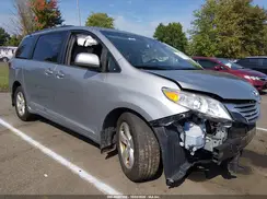 5TDKZ3DC8HS821361 2017 TOYOTA SIENNA