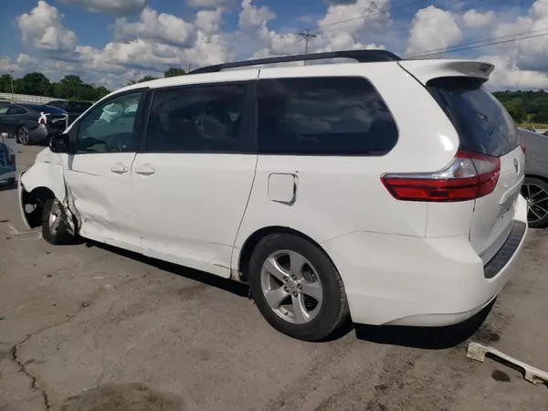 5TDKZ3DC8HS821392 2017 TOYOTA SIENNA - Image 2