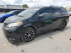 5TDKZ3DC8HS821960 2017 TOYOTA SIENNA
