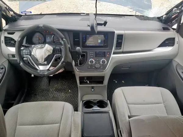 5TDKZ3DC8HS825698 2017 TOYOTA SIENNA - Image 8