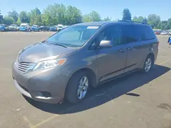 5TDKZ3DC8HS829203 2017 TOYOTA SIENNA