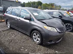 5TDKZ3DC8HS835406 2017 TOYOTA SIENNA