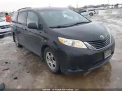 5TDKZ3DC8HS841531 2017 TOYOTA SIENNA