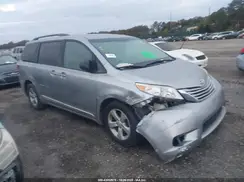 5TDKZ3DC8HS843828 2017 TOYOTA SIENNA