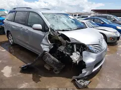 5TDKZ3DC8HS844963 2017 TOYOTA SIENNA
