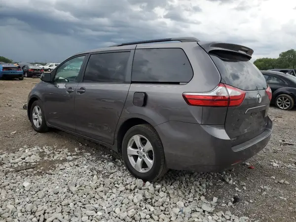 5TDKZ3DC8HS855218 2017 TOYOTA SIENNA - Image 2