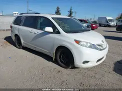 5TDKZ3DC8HS864968 2017 TOYOTA SIENNA