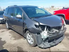 5TDKZ3DC8HS874772 2017 TOYOTA SIENNA