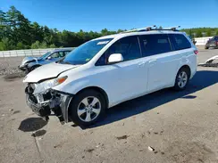 5TDKZ3DC8HS875601 2017 TOYOTA SIENNA