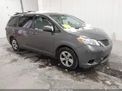 5TDKZ3DC8HS884895 2017 TOYOTA SIENNA