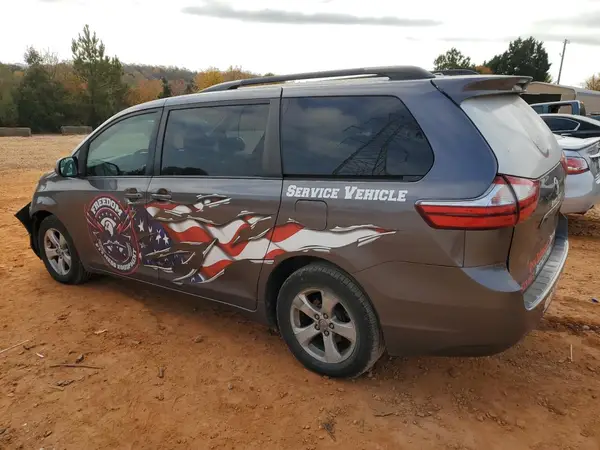 5TDKZ3DC8HS885254 2017 TOYOTA SIENNA - Image 2
