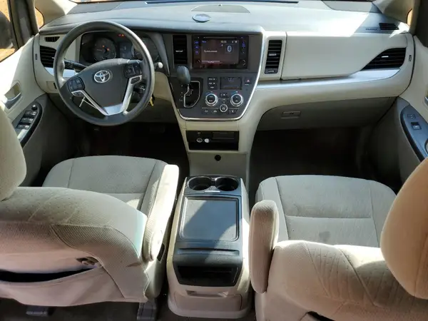 5TDKZ3DC8HS885254 2017 TOYOTA SIENNA - Image 8