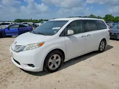 5TDKZ3DC8HS888364 2017 TOYOTA SIENNA
