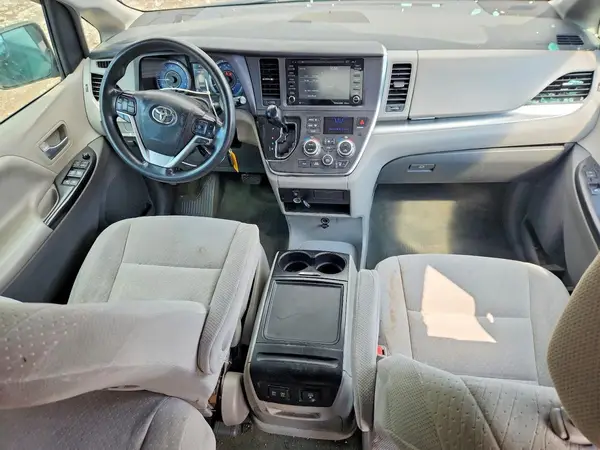 5TDKZ3DC8JS902396 2018 TOYOTA SIENNA - Image 8