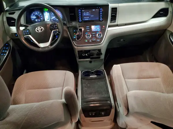 5TDKZ3DC8JS903175 2018 TOYOTA SIENNA - Image 8
