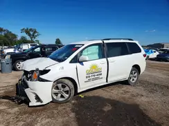 5TDKZ3DC8JS903371 2018 TOYOTA SIENNA