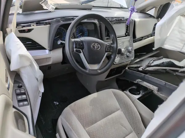 5TDKZ3DC8JS914225 2018 TOYOTA SIENNA - Image 8