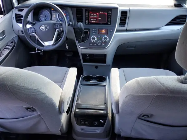 5TDKZ3DC8JS915102 2018 TOYOTA SIENNA - Image 8