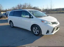 5TDKZ3DC8JS917254 2018 TOYOTA SIENNA