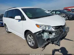 5TDKZ3DC8JS921658 2018 TOYOTA SIENNA