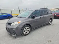 5TDKZ3DC8JS921997 2018 TOYOTA SIENNA