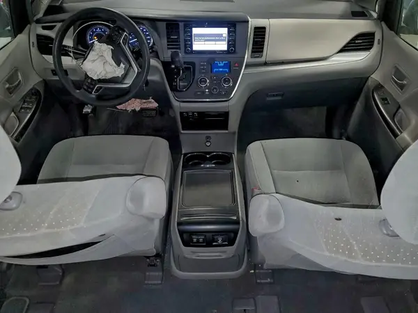 5TDKZ3DC8JS924902 2018 TOYOTA SIENNA - Image 8