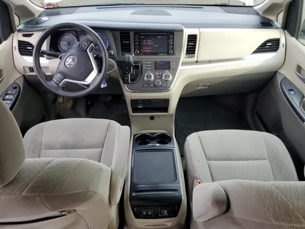 5TDKZ3DC8JS926813 2018 TOYOTA SIENNA - Image 8