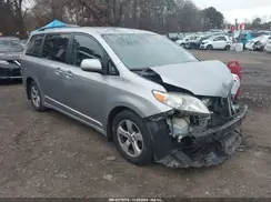5TDKZ3DC8JS932904 2018 TOYOTA SIENNA